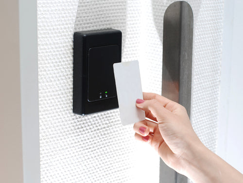 The Pros and Cons of Proximity Access Control Readers